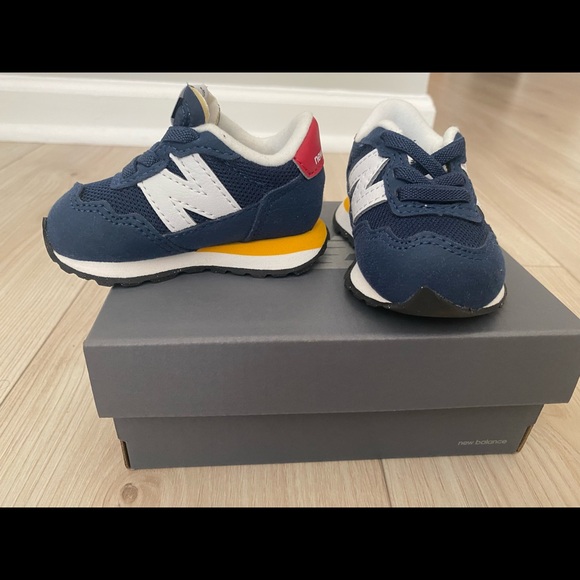 New Balance 237 Bungee Infant Toddler Shoe - Picture 2 of 4